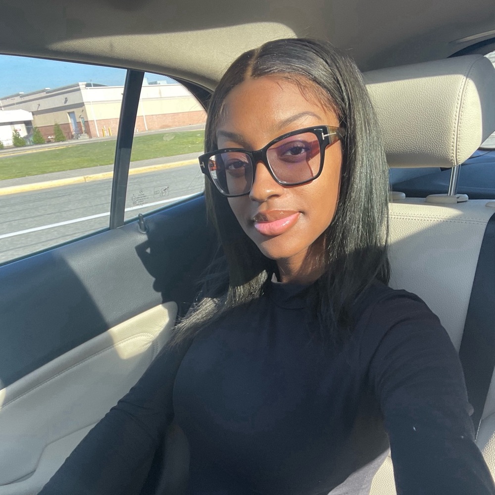 Meet your Posher, Sanora